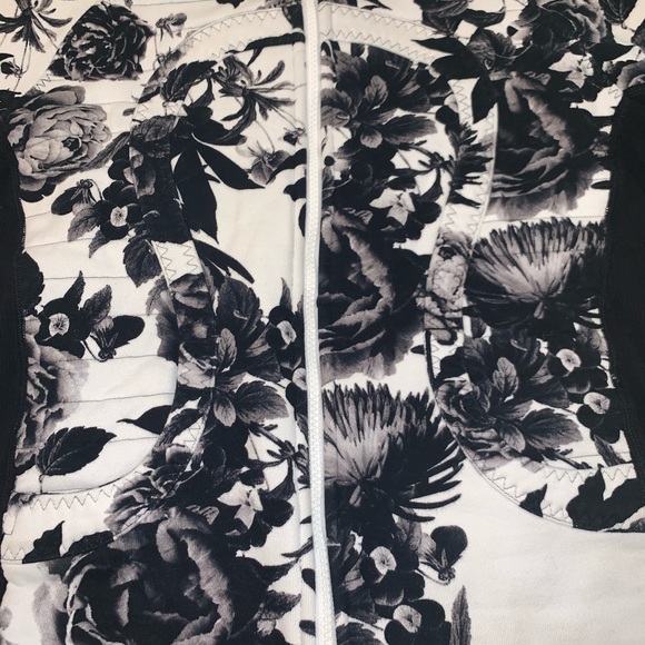 Lulu lemon Zip Up Jacket - Picture 4 of 6